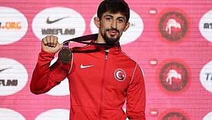 Kerem Kamal altın madalyasını aldı
