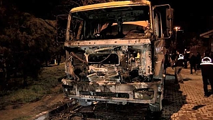 Kundaklanan 2 vidanjör alev alev yandı