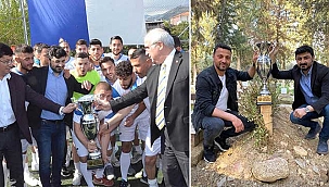 Kupayı maç sonu hayatını kaybeden taraftara götürdüler