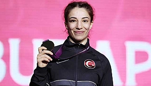 Milli güreşçi Evin Demirhan, Avrupa şampiyonu oldu