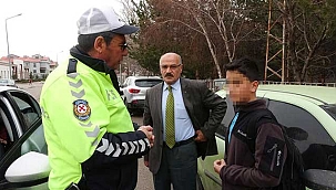 Okul yolunda 12 yaşındaki torununa otomobil kullandırdı. Ceza yağdı!