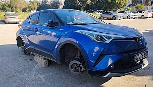 Park halindeki otomobilini görünce şok geçirdi! Lastiklerini...
