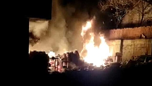 Plastik malzemelerin olduğu depoda yangın!