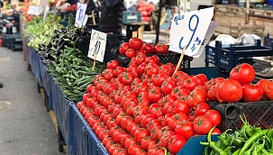 Semt pazarında fiyatlar düşmeye devam ediyor 