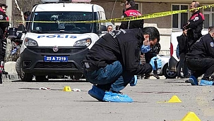 Sokak ortasında kız meselesinden çıkan kavgada...