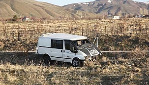 Son Dakika: Kaçak göçmenleri taşıyan minibüs takla attı: 4 ölü, 25 yaralı