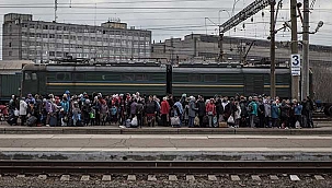 Son Dakika: Rus ordusu Ukrayna'da binlerce kişini bulunduğu tren garını vurdu! Çok sayıda...
