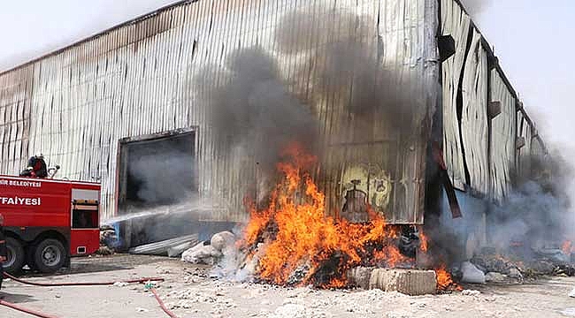 Tekstil fabrikasında yangın; 4 işçi...