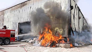 Tekstil fabrikasında yangın; 4 işçi...