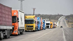 TIR şoförlerinin kaçak göçmenlerle başı dertte! 5 bin euro...