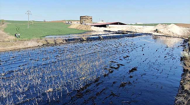 Zift dolu havuzun patladığı şantiyenin...