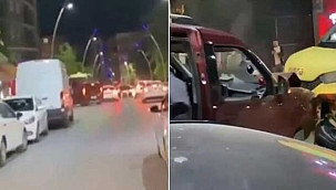 Asker konvoyundaki araç park halindeki minibüse çarptı