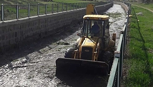 Bünyan Belediyesi, Bük Deresı̇nde Temı̇zlı̇k Çalışmalarına Başladı