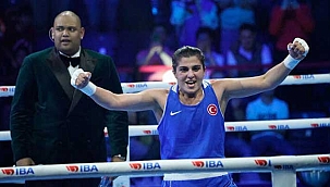 Busenaz Sürmeneli Dünya Kadınlar Boks Şampiyonası 66 kiloda altın madalya kazandı
