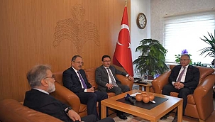 Büyükkılıç'tan Özhaseki İle Birlikte Vali Çiçek'e Hayırlı Olsun Ziyareti