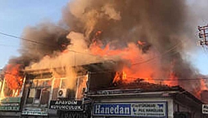 Çarşı merkezinde çıkan yangında 15 işyeri kullanılamaz hale geldi