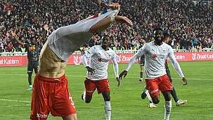 Demir Grup Sivasspor, Türkiye Kupası finalinde Kayserispor'un rakibi oldu!