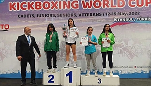 Erkek sporu diye girmesini istemedikleri kick boksta dünya şampiyonu oldu