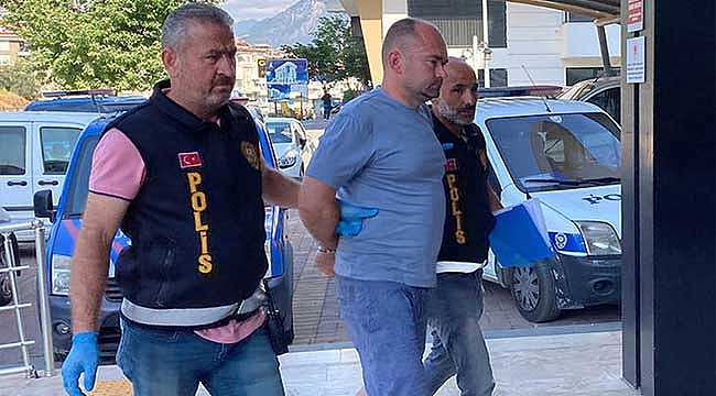 Eski milletvekili ailesine dehşeti yaşattı!