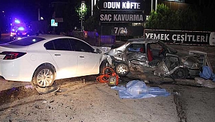 Feci kazada iki otomobil çarpıştı: 4 ölü, 2 ağır yaralı