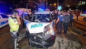 Feci kazada polis aracıyla otomobil çarpıştı: 1'i polis 4 yaralı