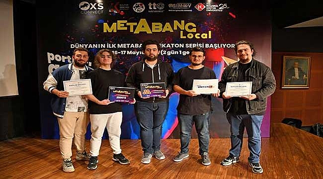 Gençler metaverse evrende yarıştı