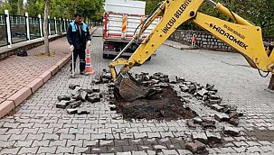 İncesu Belediyesi Parke Onarım Çalışmalarına Devam Etti