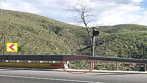 'Motorcu dostu bariyer'e 1 metre kalmıştı! Ölüme gittiler!