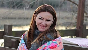 Pınar Altuğ verdiği pozlarla gündemden düşmüyor! Sosyal medyada...