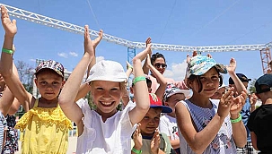 Savaştan kaçırılan Ukraynalı yetim çocuklar oyun içinde olduklarını sanıyorlar!