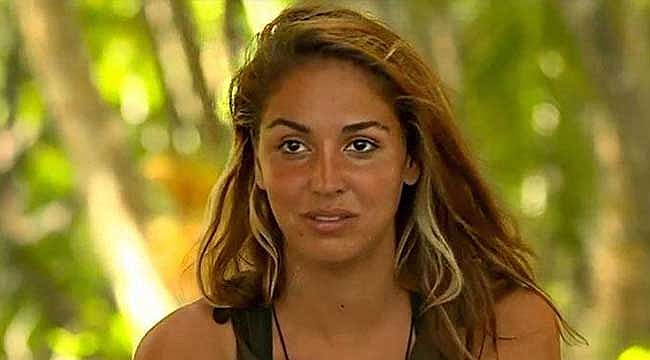 Survivor Berna Keklikler mini etekli pozlarıyla sosyal medyayı salladı