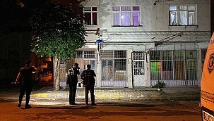 Tartıştığı eşini darbedip, ikinci kattan...