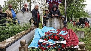 Trabzonspor Başkanı Ağaoğlu vefat eden taraftarların mezarlarını ziyaret etti