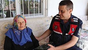 Yaşlı kadın dolandırıldığını eve gelen jandarmadan öğrendi