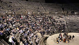 1800 yıllık antik tiyatroda, filarmoni orkestrasından dev konser