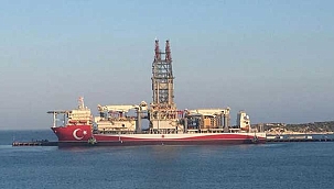 4'üncü sondaj gemisi 'Abdülhamid Han'a Türk bayrağı işlendi