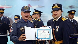 Bakan Akar: Yunanistan'a gerekli karşılığı verdik, vermeye devam edeceğiz