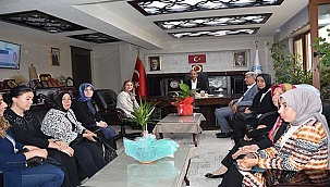 Başkan Şahin'e Ak Parti Kayseri Kadın Kolları'ndan Ziyaret