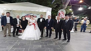 Başkan Turan Genç Çiftin Nikah Törenine Katıldı
