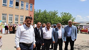 Başkan Turan Şahmelik Ortaokulun'da 4006 Tubitak Bilim Fuarı Etkinliği'ne Katıldı