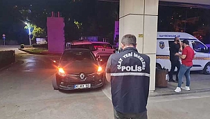Borcunu isteyen arkadaşını otomobilde...
