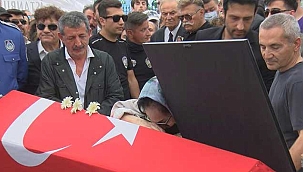  Cüneyt Arkın'a veda! Türkan Şoray tabutuna kapanıp ağladı! 