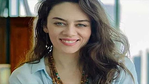 Demet Evgar'dan bornozlu paylaşım! Hayranlarından ağır eleştiri! 