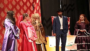 Develi'de Kül Kedisi Oyunuyla Tiyatro Şenliği Sona Erdi