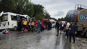 Düğün yolculuğunda faci gibi kaza: 8 ölü, 10 yaralı