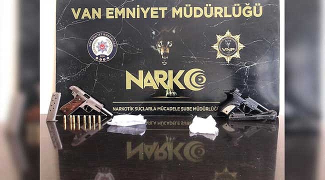 Ele geçirilen 104 kilo eroinin firari şüphelisi yakalandı
