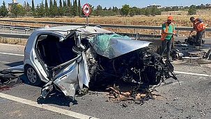 Feci kazada otomobil bariyerlere çarparak devrildi: 3 ölü, 1 yaralı