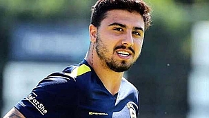 Fenerbahçe'de ayrılık! Milli futbolcu Hull City'le anlaştı