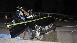 Fezi kazada otomobil ile yolcu otobüsü çarpıştı: 2 ölü 16 yaralı