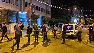 İki grup arasında silahlı kavga! Sokak savaş alanına döndü! 